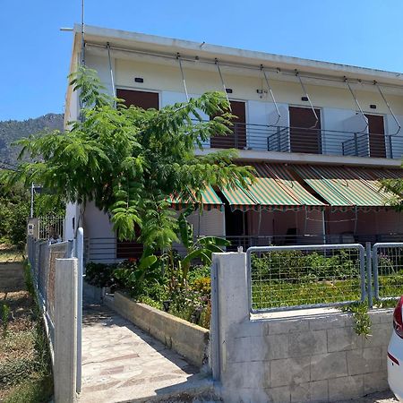 شقة Rania'S House Méthana المظهر الخارجي الصورة